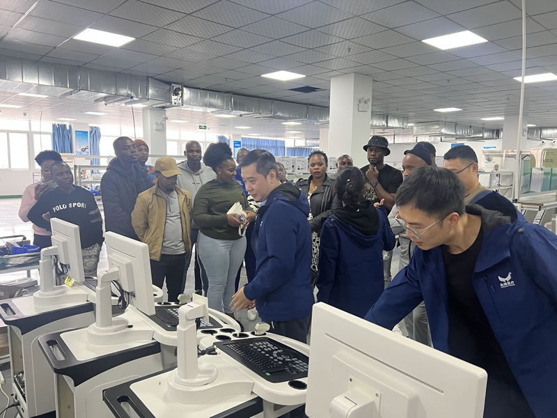 綿陽非洲留學(xué)生團(tuán)參訪我司工廠，共促中外國際交流與商務(wù)合作新篇章！5.jpg