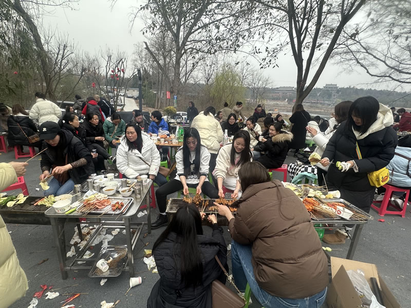 綿陽市先鋒醫(yī)療器械有限公司—— 慶?！?.8婦女節(jié)”，共赴燒烤盛宴，致敬巾幗風(fēng)采1.jpg