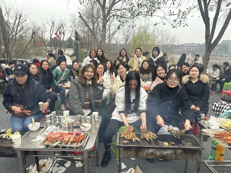 綿陽市先鋒醫(yī)療器械有限公司—— 慶祝“3.8婦女節(jié)”，共赴燒烤盛宴，致敬巾幗風(fēng)采2.jpg
